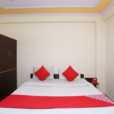 Hotel O Airport Plaza By Palace New Delhi Exteriör bild