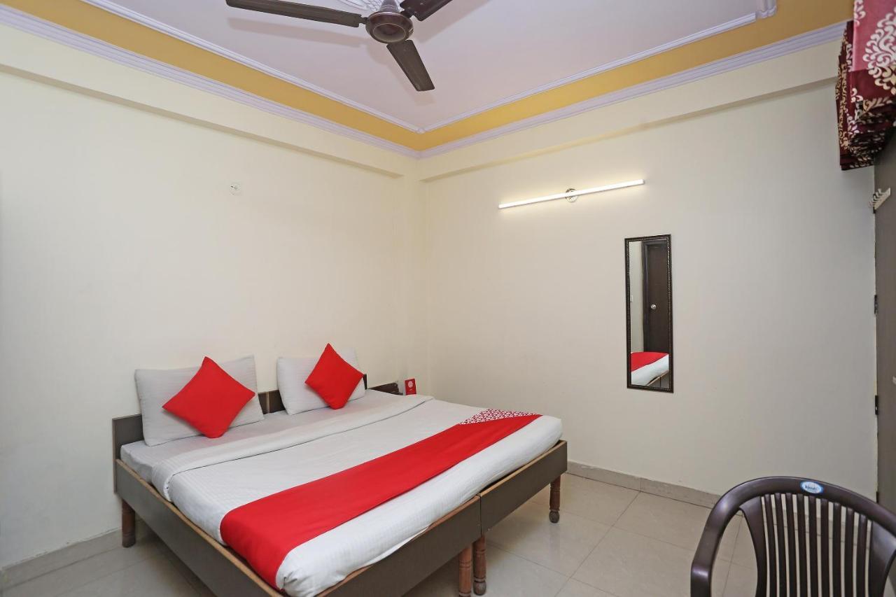 Hotel O Airport Plaza By Palace New Delhi Exteriör bild