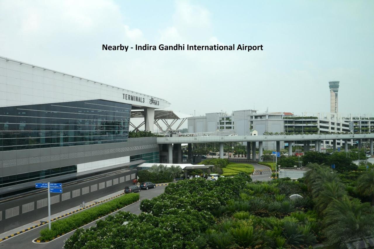 Hotel O Airport Plaza By Palace New Delhi Exteriör bild
