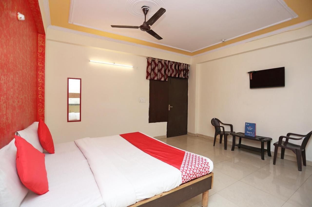 Hotel O Airport Plaza By Palace New Delhi Exteriör bild