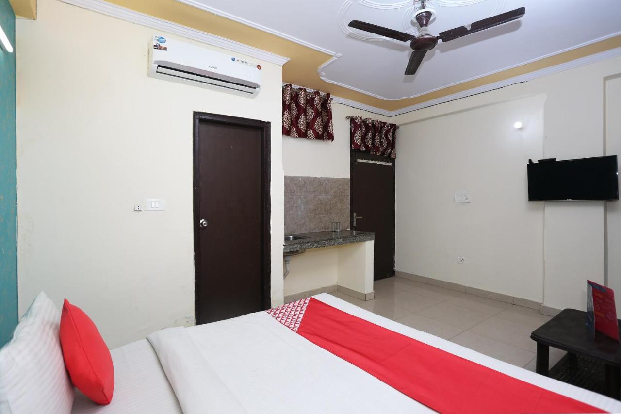 Hotel O Airport Plaza By Palace New Delhi Exteriör bild