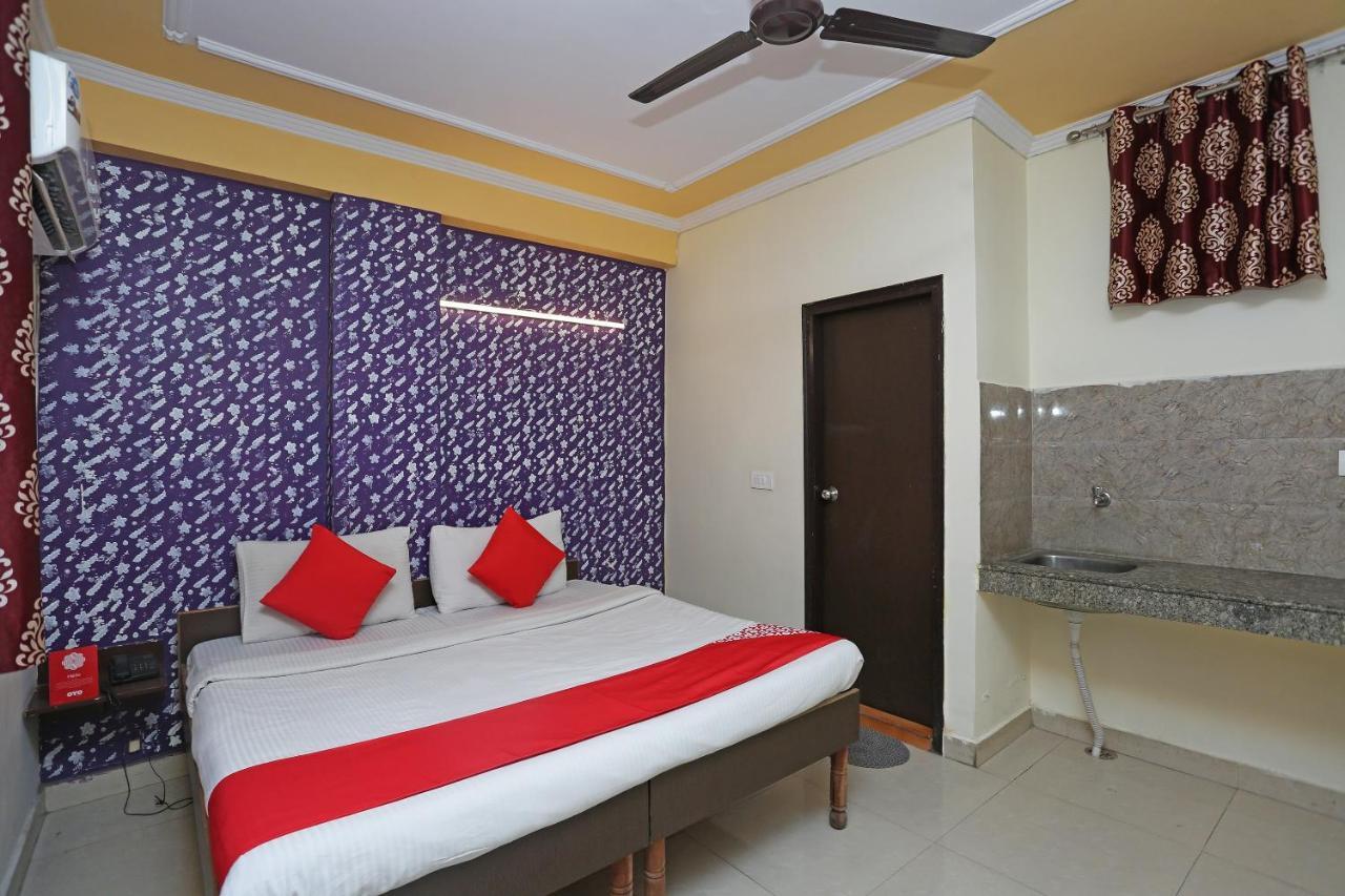 Hotel O Airport Plaza By Palace New Delhi Exteriör bild