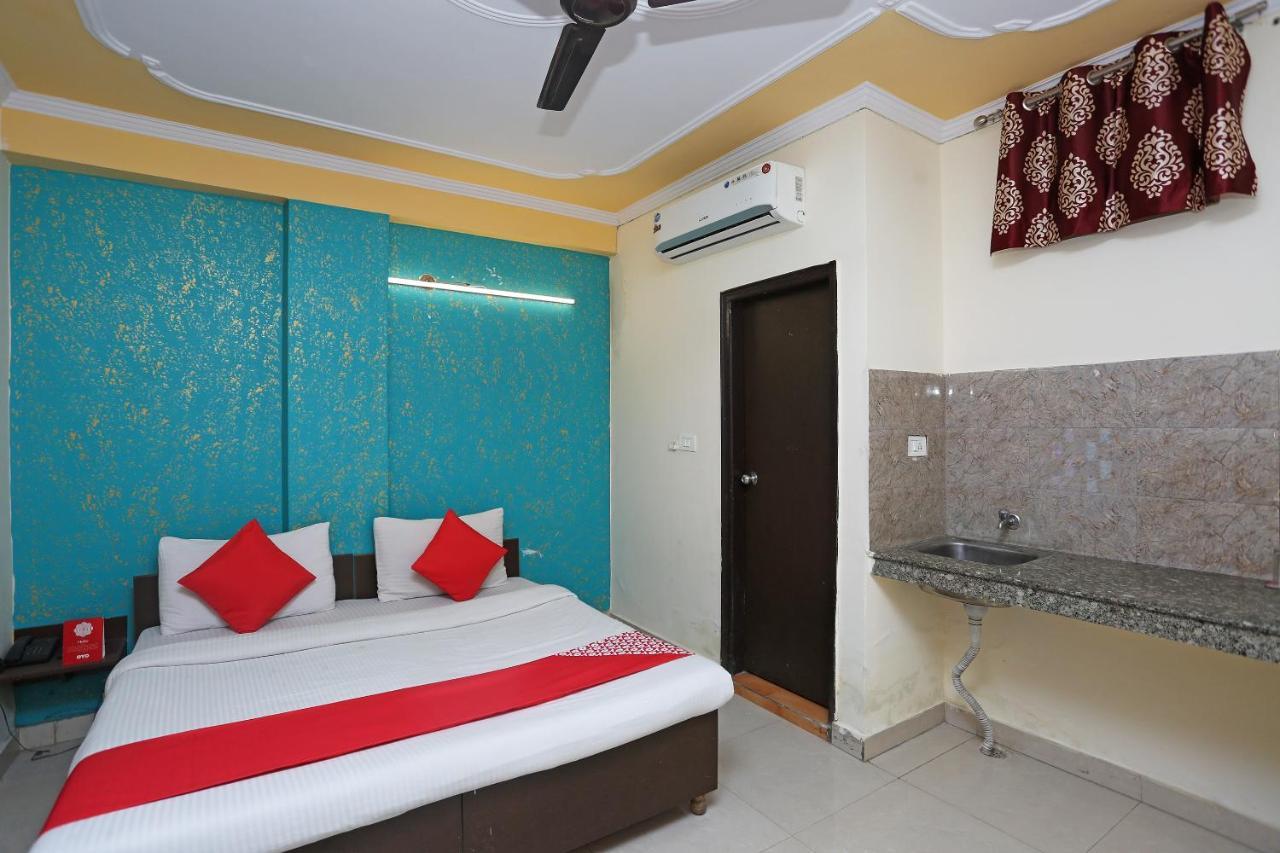 Hotel O Airport Plaza By Palace New Delhi Exteriör bild