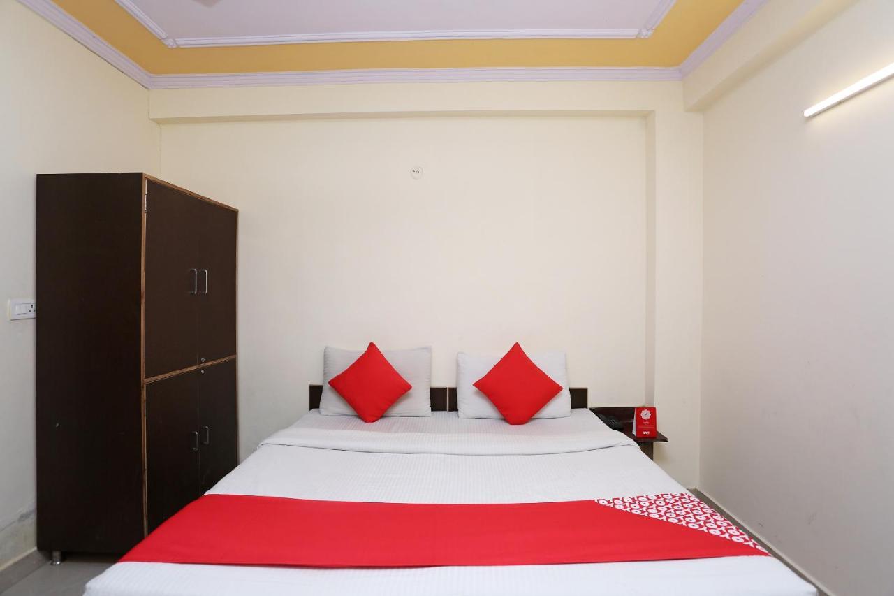 Hotel O Airport Plaza By Palace New Delhi Exteriör bild